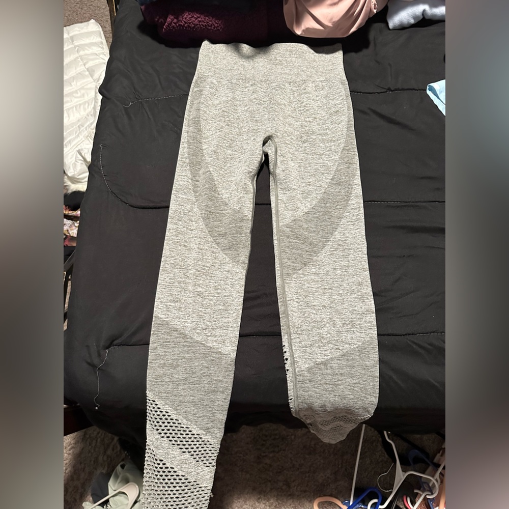 grey PINK leggings. size small